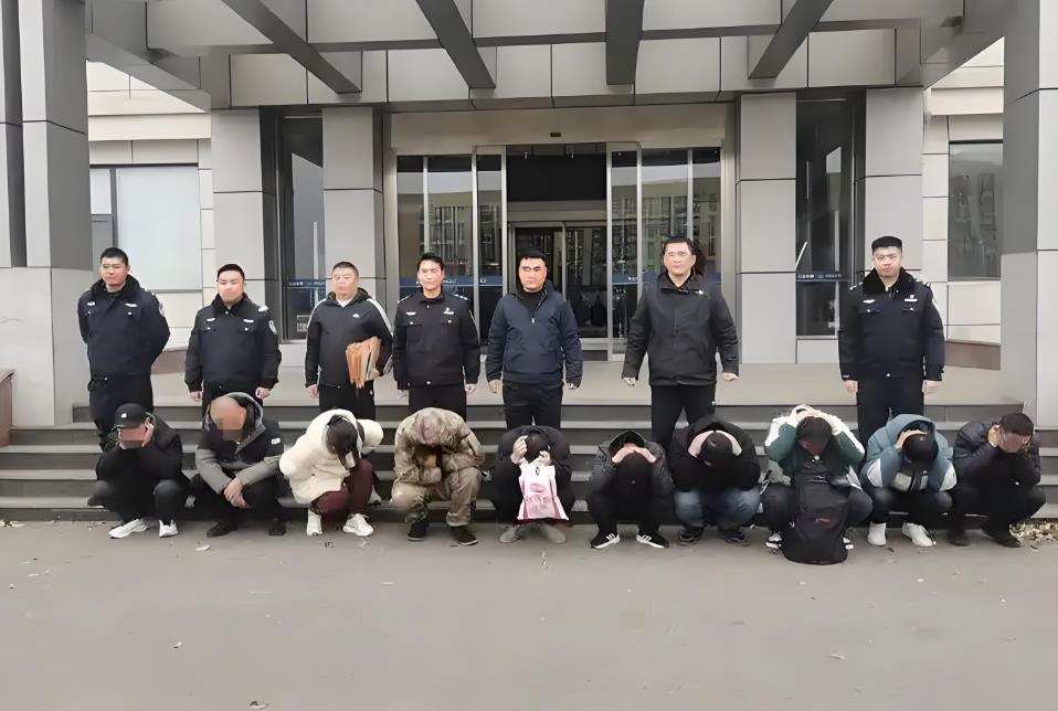 新型詐騙，已有多個小區居民被騙！看到這個請立即報警！