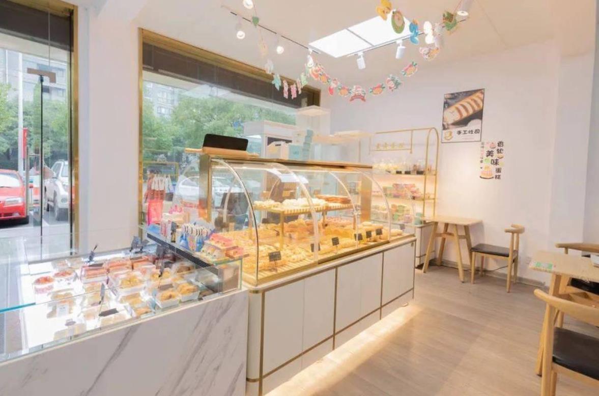 50平米的烘焙店，藏著縣城里最賺錢的生意經(jīng)